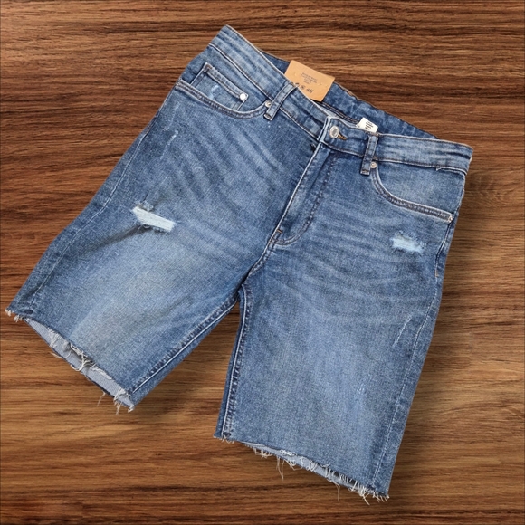 H&M Regular Waist Long Denim Shorts NWT - Picture 1 of 8
